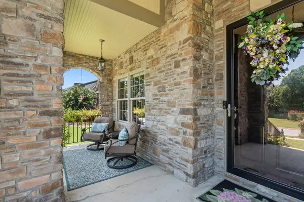 8961 Gentle Mist Cir, Ooltewah, TN 37363