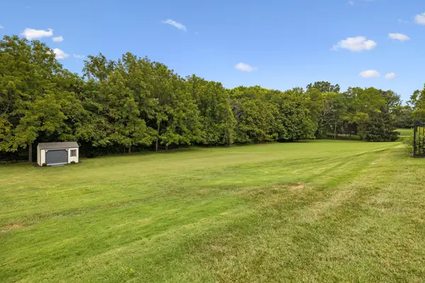868 Douglas Bend Rd, Gallatin, TN 37066