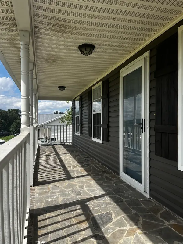 1822 Carneal Ln, Oak Grove, KY 42262
