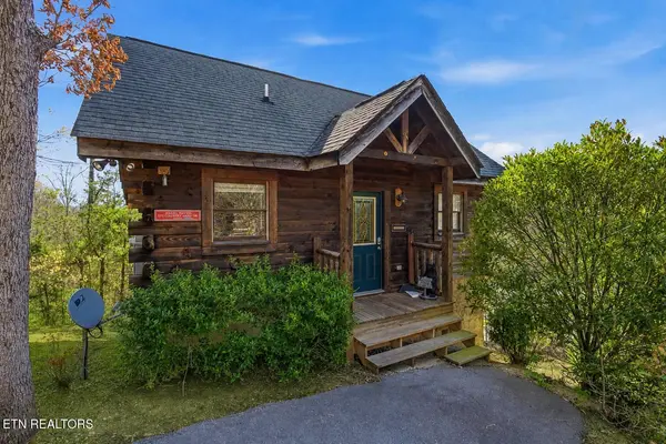 570 Country Oaks Drive, Pigeon Forge, TN 37863