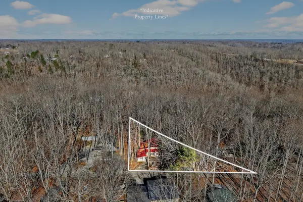 605 Holiday Haven Dr, Smithville, TN 37166