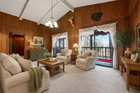 605 Holiday Haven Dr, Smithville, TN 37166