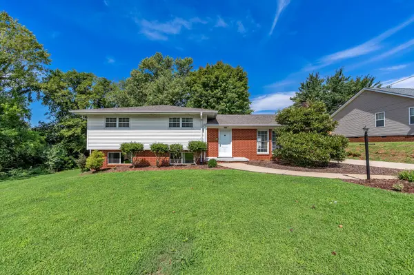 5717 Cherry St, Ooltewah, TN 37363