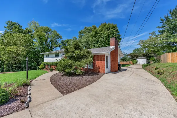 5717 Cherry St, Ooltewah, TN 37363