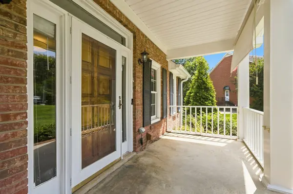 2714 Runnymeade Dr, Clarksville, TN 37043