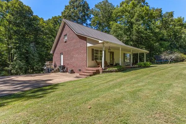 7061 E Plunders Creek Rd, Dickson, TN 37055