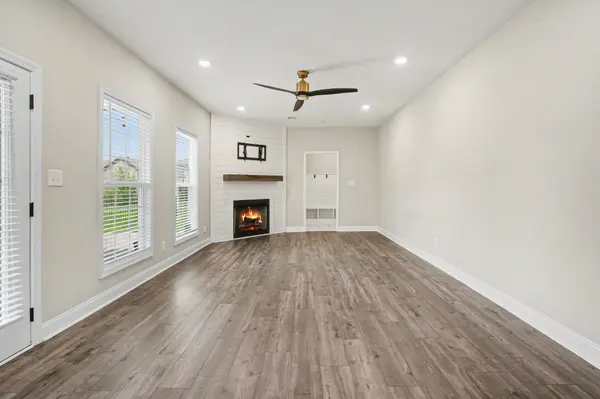 528 Dexter Dr, Clarksville, TN 37043