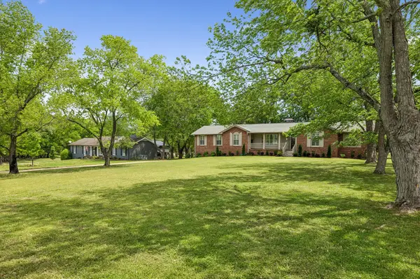 281 Lake Terrace Dr, Hendersonville, TN 37075