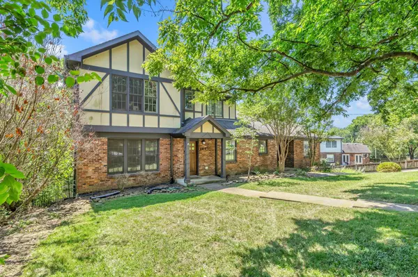 520 32nd Ave #S, Nashville, TN 37212