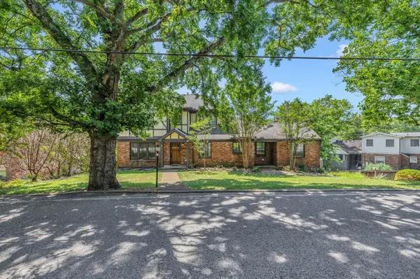 520 32nd Ave #S, Nashville, TN 37212