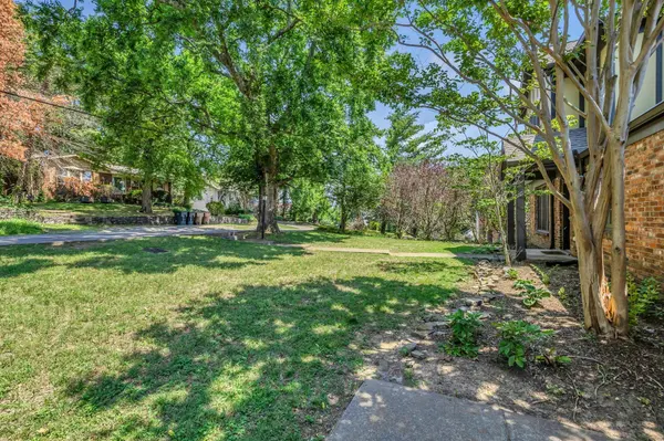 520 32nd Ave #S, Nashville, TN 37212