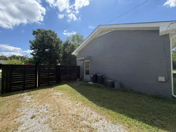 2057 Lake Rd, Greenbrier, TN 37073
