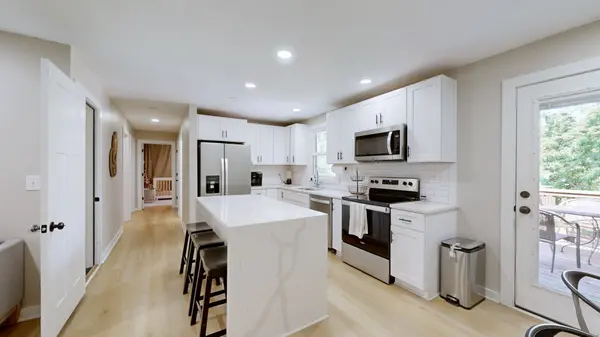3911 Creekside Dr, Nashville, TN 37211
