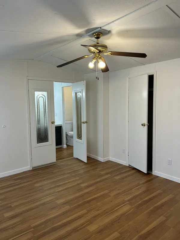 131 Walnut St, Cowan, TN 37318