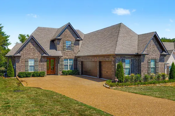 982 Luxborough Dr, Hendersonville, TN 37075