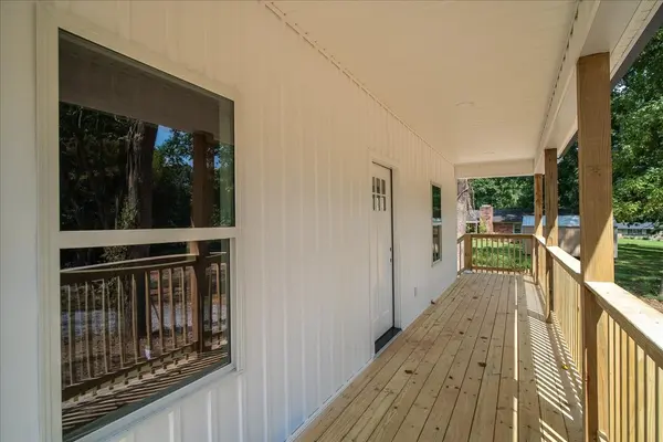 290 Devin Dr, Lawrenceburg, TN 38464