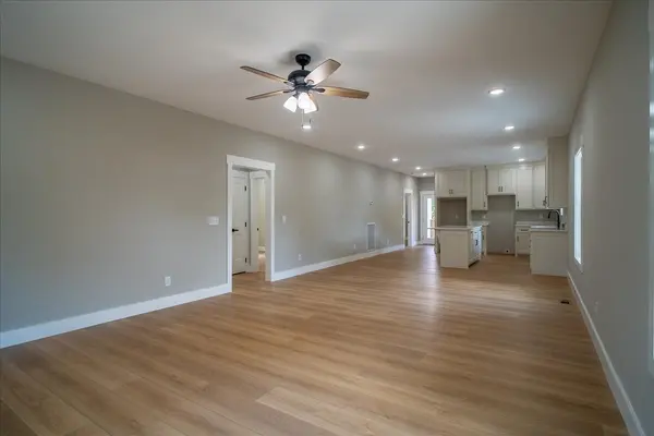 290 Devin Dr, Lawrenceburg, TN 38464