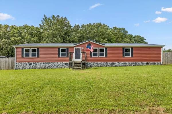 216 Shubert Rd, Hohenwald, TN 38462