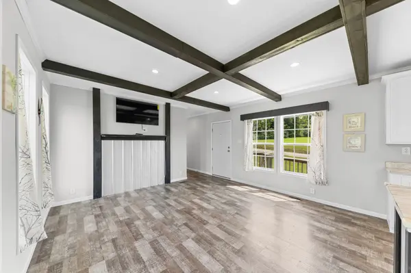 2863 N Cross Bridges Rd, Columbia, TN 38401