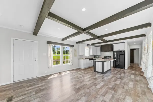 2863 N Cross Bridges Rd, Columbia, TN 38401
