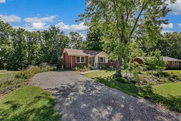 446 Oriole Cir, Clarksville, TN 37043