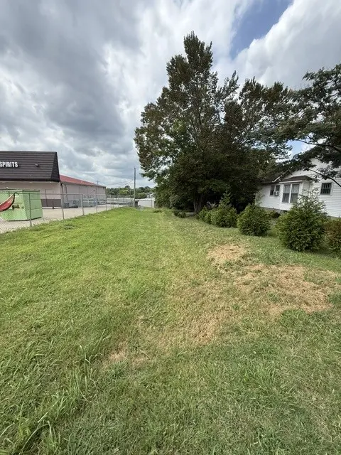 634 Greenwood Ave, Clarksville, TN 37040