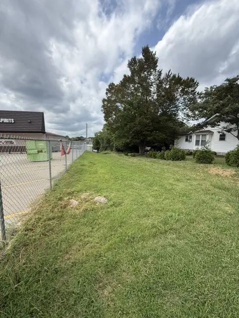 634 Greenwood Ave, Clarksville, TN 37040