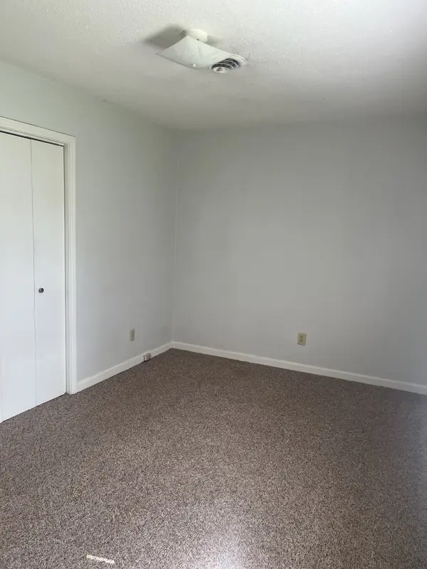 409 Shawnee Dr, Columbia, TN 38401