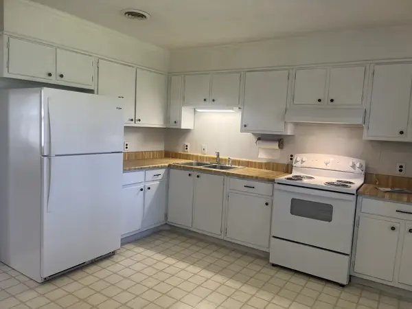 409 Shawnee Dr, Columbia, TN 38401