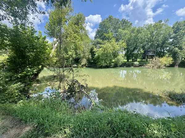 815 Leisure Lane, Linden, TN 37096