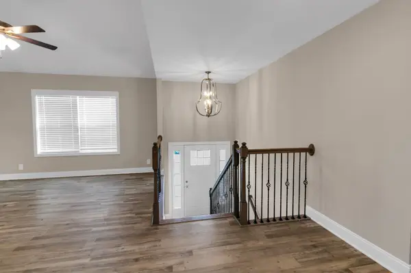1037 Whitney Dr, Clarksville, TN 37042