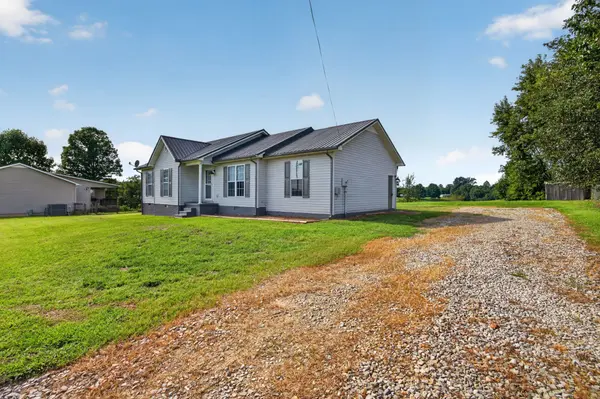 397 Charlie Hickey Rd, Sparta, TN 38583