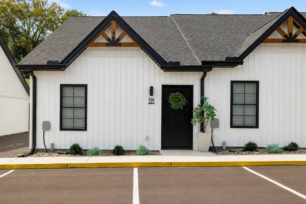 119 Deer Valley Drive E, Gordonsville, TN 38563
