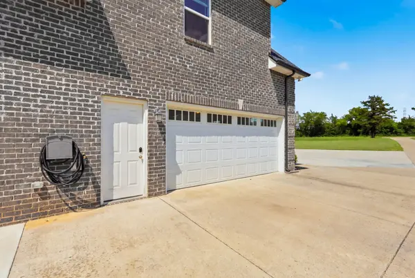 2187 Twin Oak Dr, Murfreesboro, TN 37130