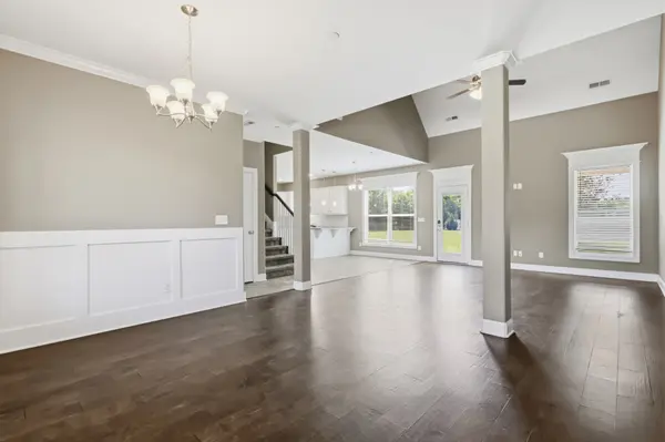 2187 Twin Oak Dr, Murfreesboro, TN 37130