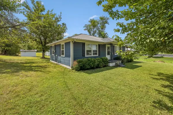 8315 Old Highway 52, Westmoreland, TN 37186