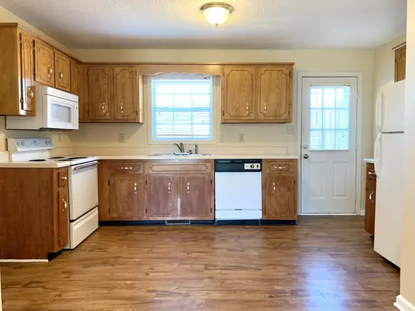 819 Flyer Ct, Oak Grove, KY 42262