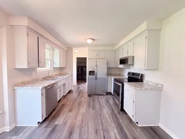 1227 Crystal Dr, Clarksville, TN 37042