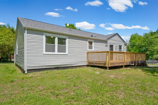 19 Chestnut Dr, Clarksville, TN 37042