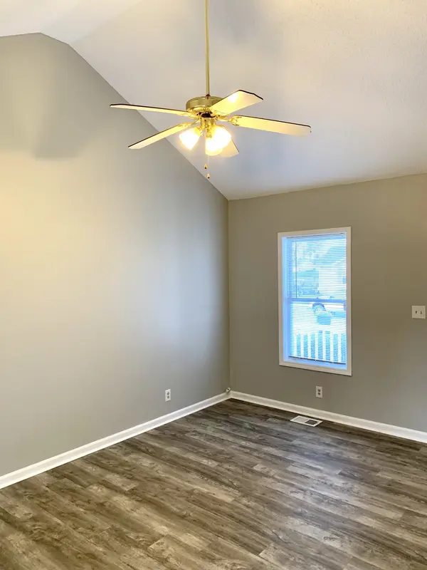1936 Timberline Cir, Oak Grove, KY 42262