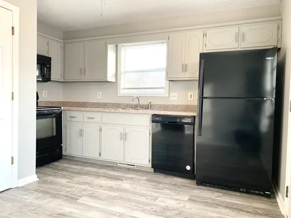1936 Timberline Cir, Oak Grove, KY 42262