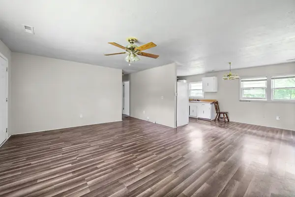 1069 Palmyra Rd, Clarksville, TN 37040