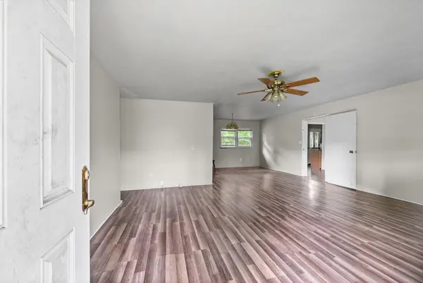 1069 Palmyra Rd, Clarksville, TN 37040