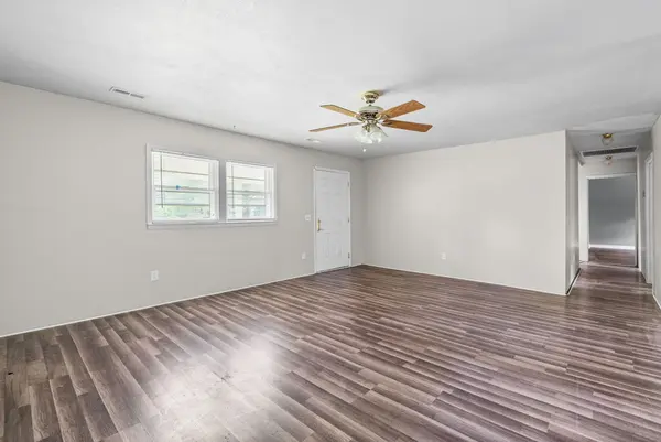 1069 Palmyra Rd, Clarksville, TN 37040