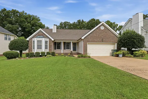 2411 Charleston Square, Chattanooga, TN 37421