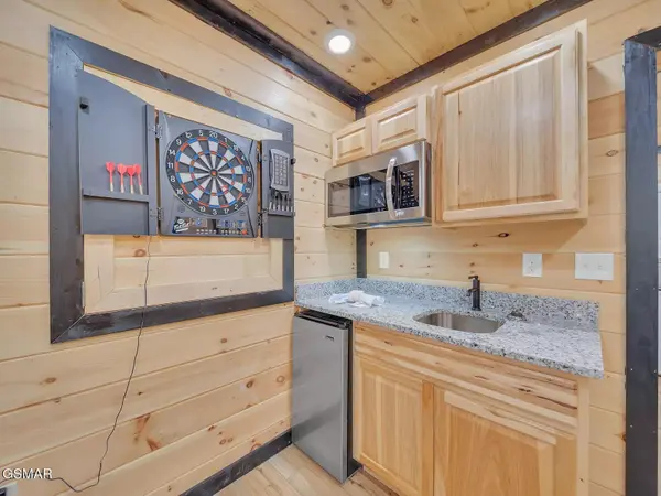 615 Lethco Way, Pigeon Forge, TN 37863