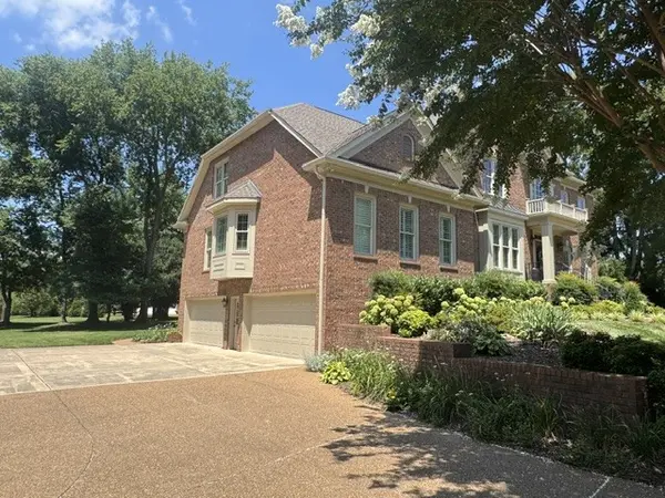 9028 Southerland Pl, Brentwood, TN 37027