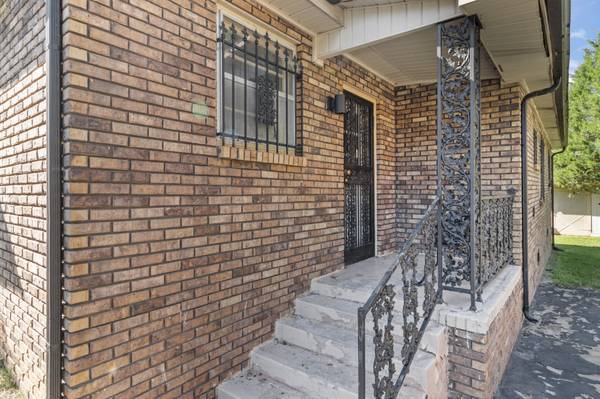 1205 Poplar St, Clarksville, TN 37040