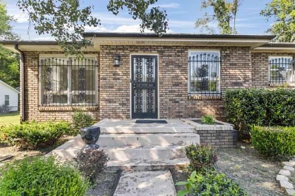 1205 Poplar St, Clarksville, TN 37040