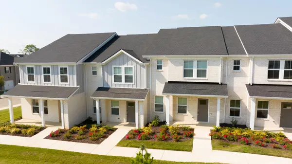 204 Douglas Bend Rd #404, Gallatin, TN 37066